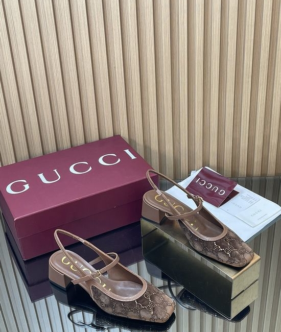 Gucci Rhinestone Embellished Velvet Block Heel Mary Jane Shoes