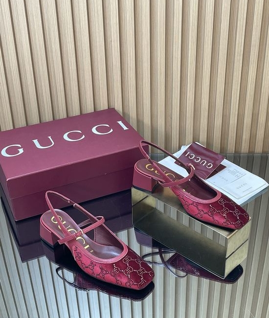 Gucci Rhinestone Embellished Velvet Block Heel Mary Jane Shoes