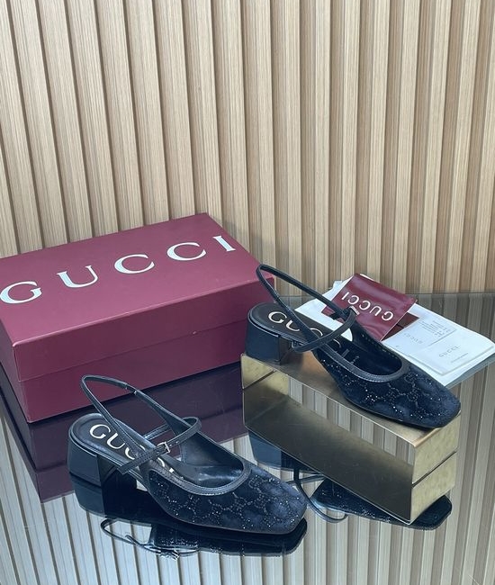 Gucci Rhinestone Embellished Velvet Block Heel Mary Jane Shoes
