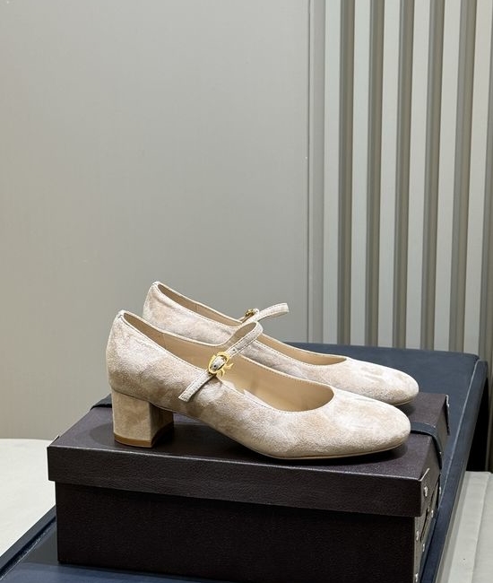 Gianvito Rossi Patent Mary Jane Low Heels Elegant Comfortable Daily Wear
