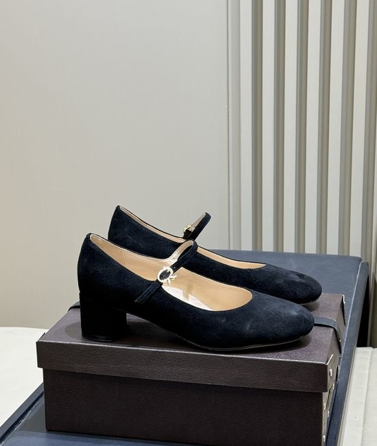 Gianvito Rossi Patent Mary Jane Low Heels Elegant Comfortable Daily Wear