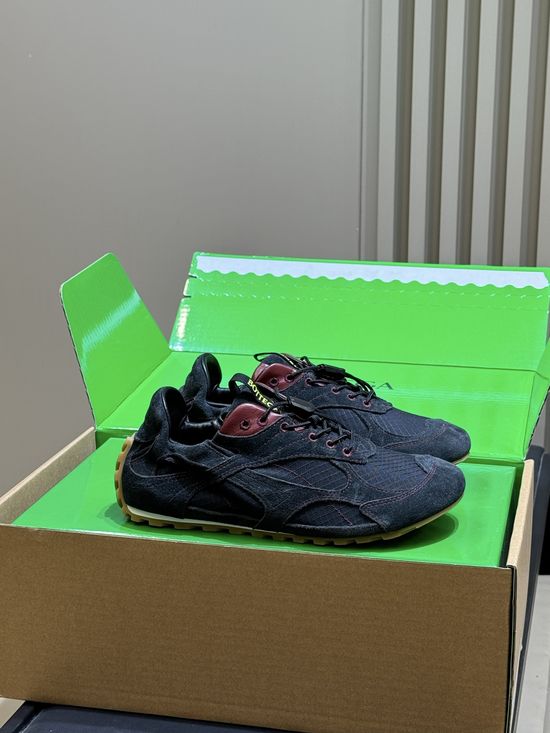 Bottega Veneta Durable Hiking-Inspired Sneakers with Soft Leather Lining