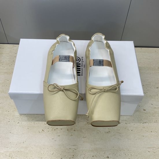 Maison Margiela Square-toe Bow Ballet Flats with MM6 Logo