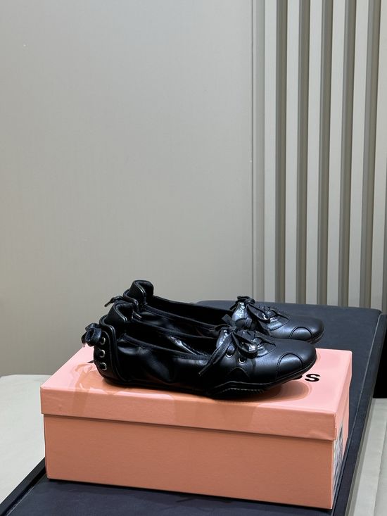 Acne Studios Charming Ballet Flats with Delicate Details
