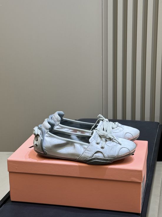 Acne Studios Charming Ballet Flats with Delicate Details