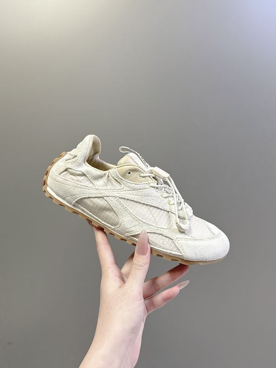 Bottega Veneta Breathable Mesh Casual Sneakers with Non-slip Sole