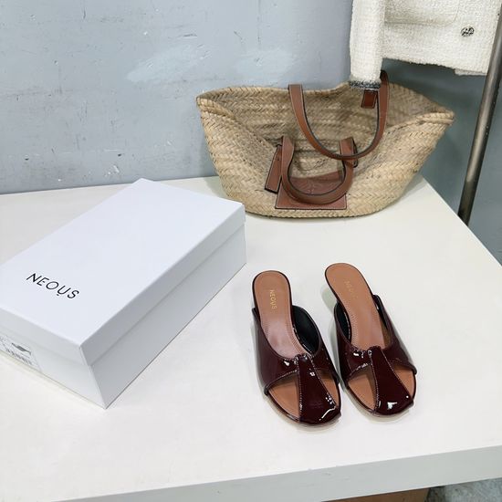 Neous Round Toe Kitten Heel Mules Premium Leather Sole