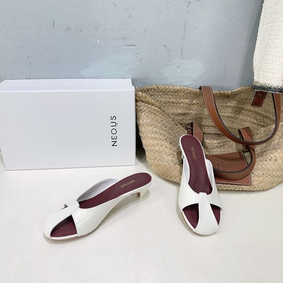 Neous Round Toe Kitten Heel Mules Premium Leather Sole