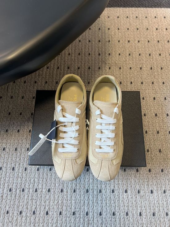 Prada Vintage Casual Low-top Comfortable Walking Sneakers