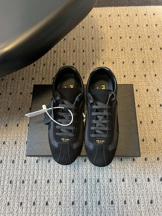 Prada Vintage Casual Low-top Comfortable Walking Sneakers
