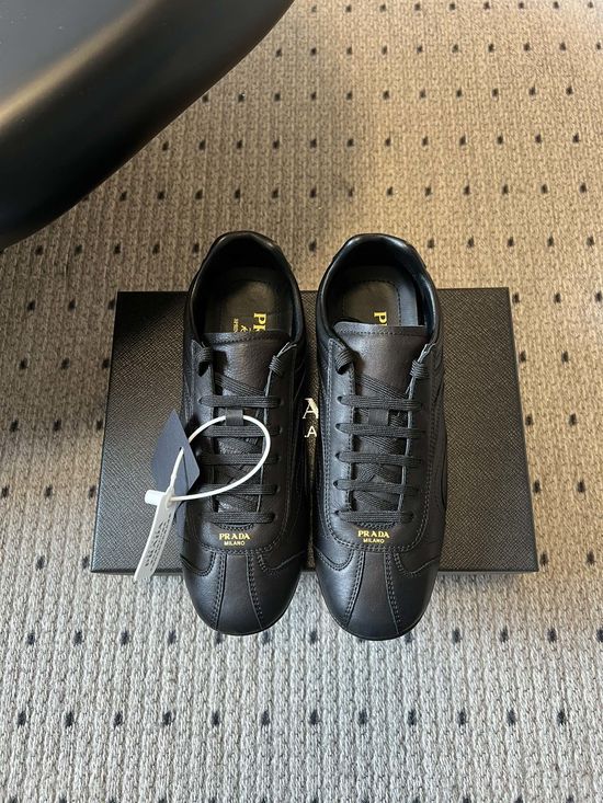 Prada Premium Cowhide Leather Upper Versatile Comfortable Classic Casual Shoes