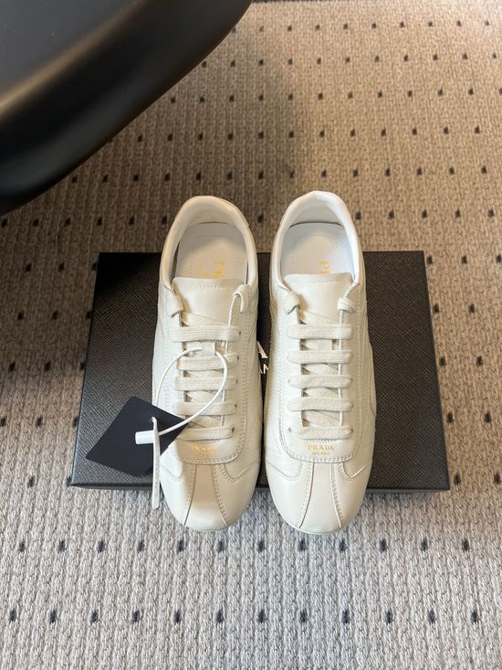 Prada Premium Cowhide Leather Upper Versatile Comfortable Classic Casual Shoes