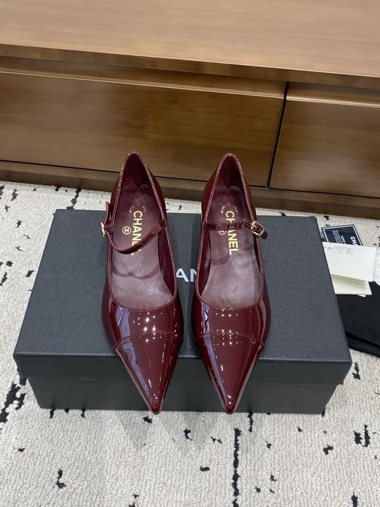 Chanel Pointed Toe Low Heel Sandals Versatile Daily Footwear