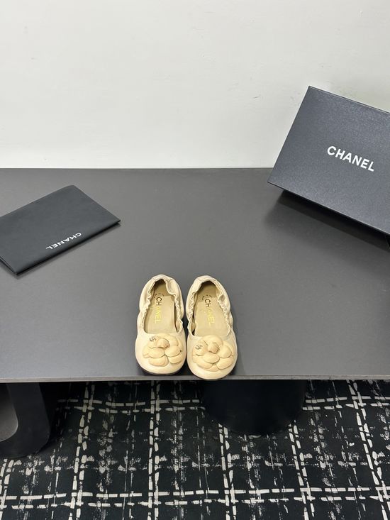 Chanel Sheepskin Upper Slides Non Slip Sole Luxury Gift Packaging
