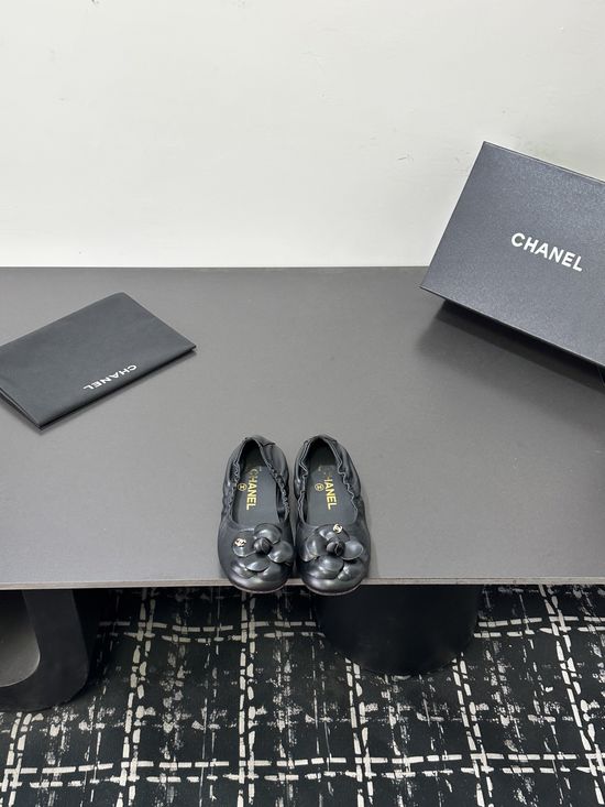 Chanel Sheepskin Upper Slides Non Slip Sole Luxury Gift Packaging