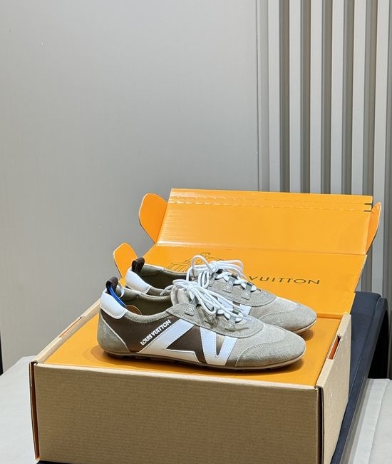 Louis Vuitton LV Soft Lambskin Casual Shoes With Beautiful Sole Patterns