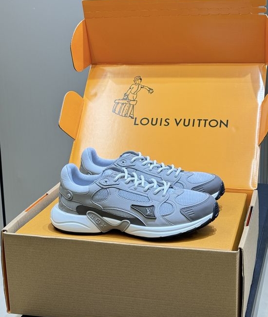 Louis Vuitton LV Stylish Lightweight Tech Style Comfortable Sneakers