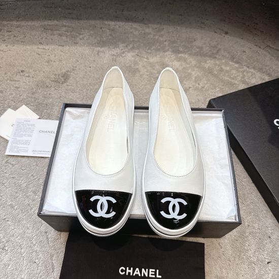Chanel Black White Colorblock Leather Low Top Casual Sneakers