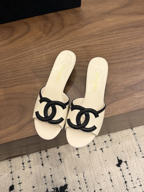 Chanel Classic Double C Design Casual Slide Slippers