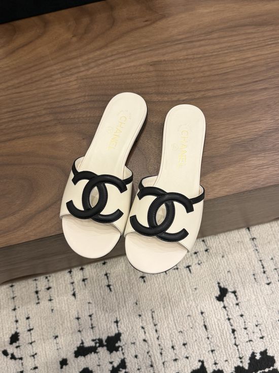 Chanel Classic Double C Design Casual Slide Slippers