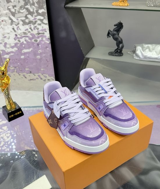 Louis Vuitton LV Premium Leather Decorative Details Casual Fashion Sneakers