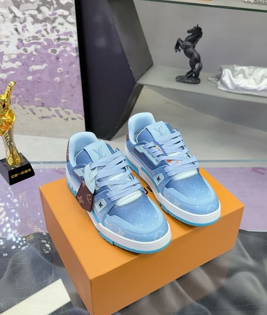 Louis Vuitton LV Premium Leather Decorative Details Casual Fashion Sneakers