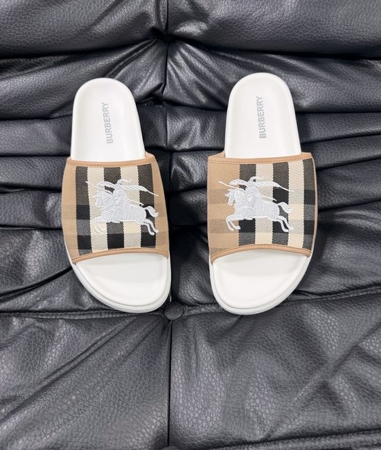 Burberry Plaid Pattern Slip On Comfortable Slide Sandals