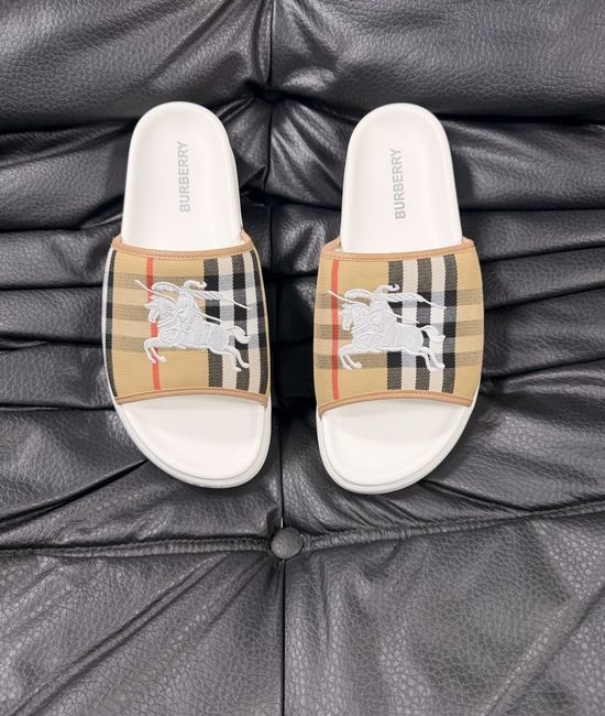 Burberry Plaid Pattern Slip On Comfortable Slide Sandals