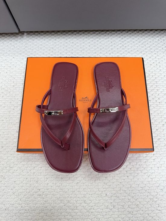 Hermes Buckle Decor Genuine Leather Low Heel Flip Flops