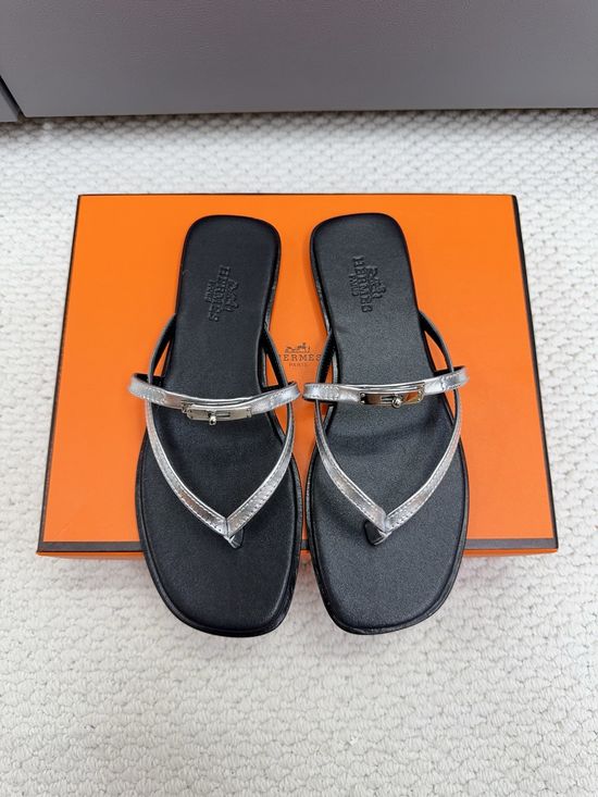 Hermes Buckle Decor Genuine Leather Low Heel Flip Flops