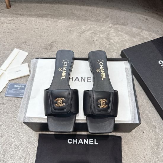 Chanel Closed Toe Suede Leather Slip On Comfort Mules