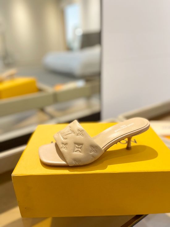 Louis Vuitton Elegant Embroidered Leather Heels Comfortable All-day Wear