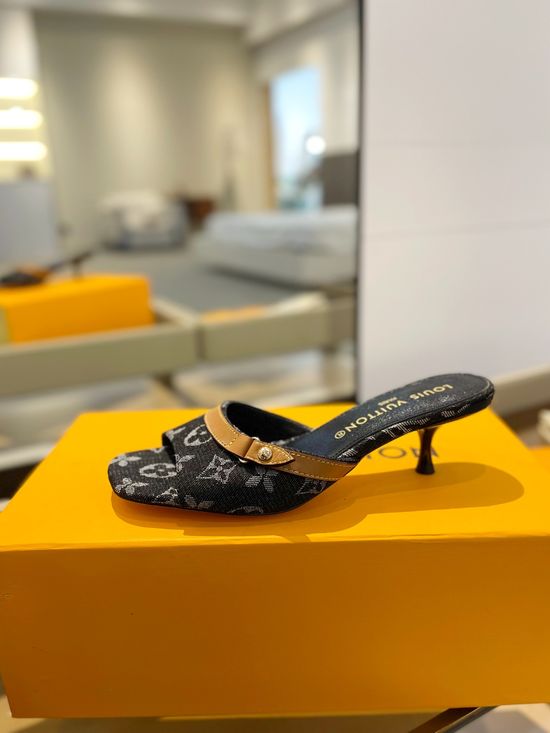 Louis Vuitton Classic Low Heel Slippers Durable Non-slip Soft Interior