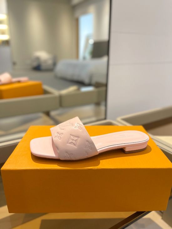 Louis Vuitton Luxury Embossed Slippers Soft Sheepskin Upper