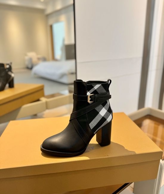 Burberry Classic Plaid Boots Genuine Leather Sole Sheepskin Lining
