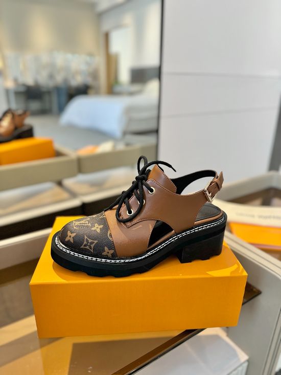 Louis Vuitton Premium Monogram Leather Upper Comfortable Classic Walking Shoes