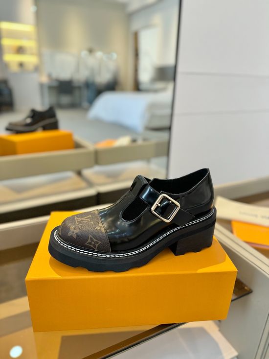 Louis Vuitton Premium Monogram Leather Upper Comfortable Classic Walking Shoes