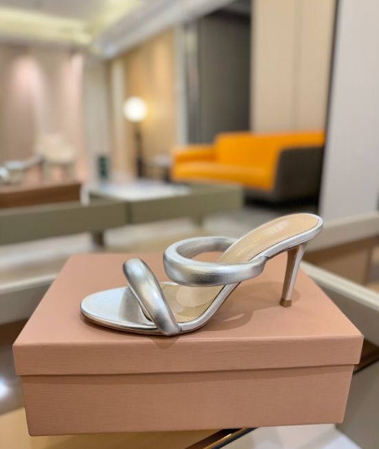 Gianvito Rossi Elegant Leather High Heel Sandals With Italian Craftsmanship