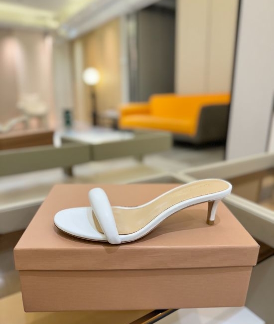 Gianvito Rossi Comfortable Low Heel Leather Sandals With Fine Details
