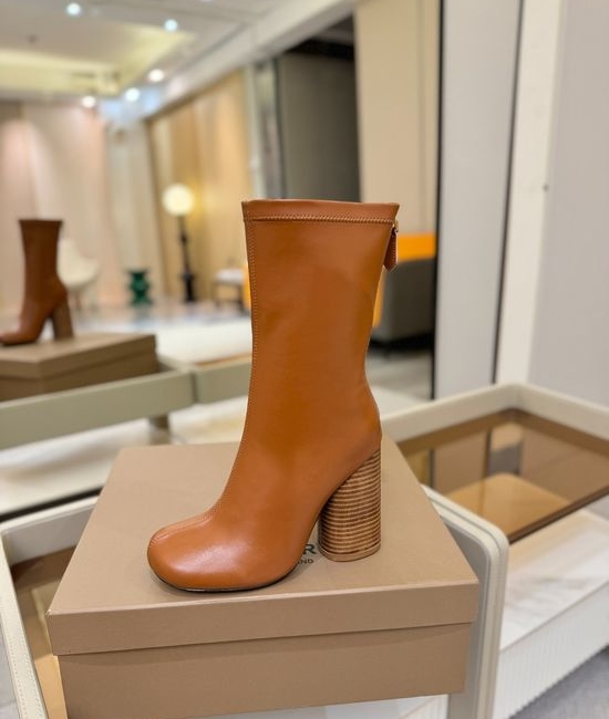 Burberry Round Toe Chunky Heel Elastic Knee High Boots