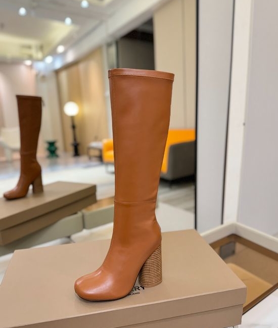 Burberry Round Toe Chunky Heel Elastic Knee High Boots