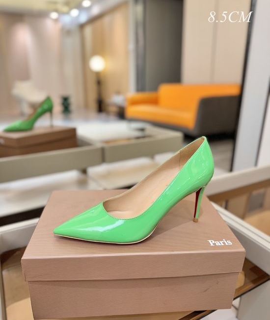 Christian Louboutine Classic Patent Leather Comfortable Mid Heel Dress Pumps