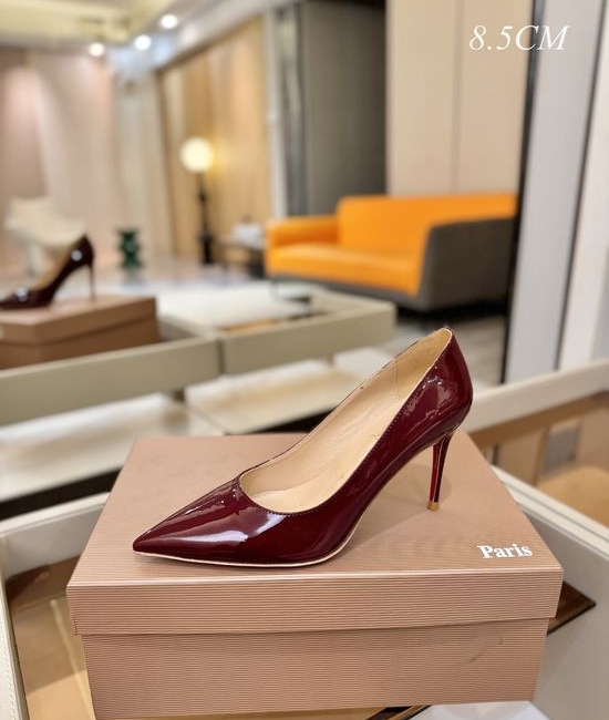 Christian Louboutine Classic Patent Leather Comfortable Mid Heel Dress Pumps