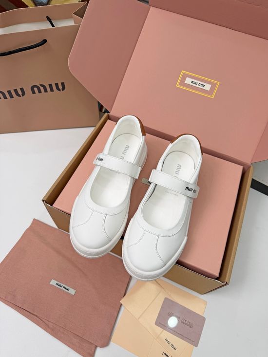 Miu Miu Genuine Leather Elegant Comfortable Vintage Dress Shoes