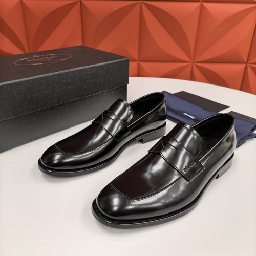 Prada Saffiano Series Leather Loafers With Logo