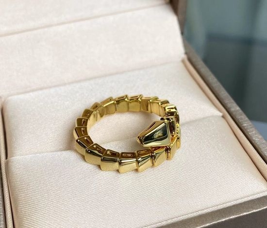 Bvlgari Snake Shape Exquisite Ring