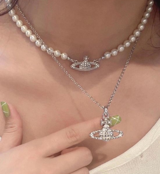 Vivienne Westhood Dainty Rhinestone Pendant Necklace For Layering