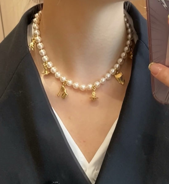 Vivienne Westhood Exquisite Rhinestone Inlaid Necklace