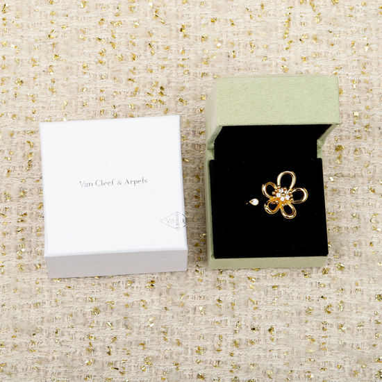 Christian Louboutine Floral Lace Inlaid Diamond Elegant Ring