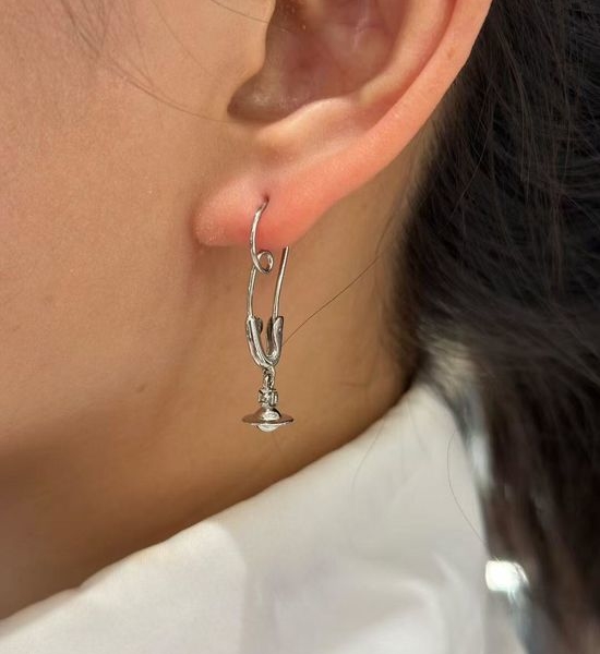 Vivienne Westhood Embroidered Logo Jewelry Exquisite Gift Choice